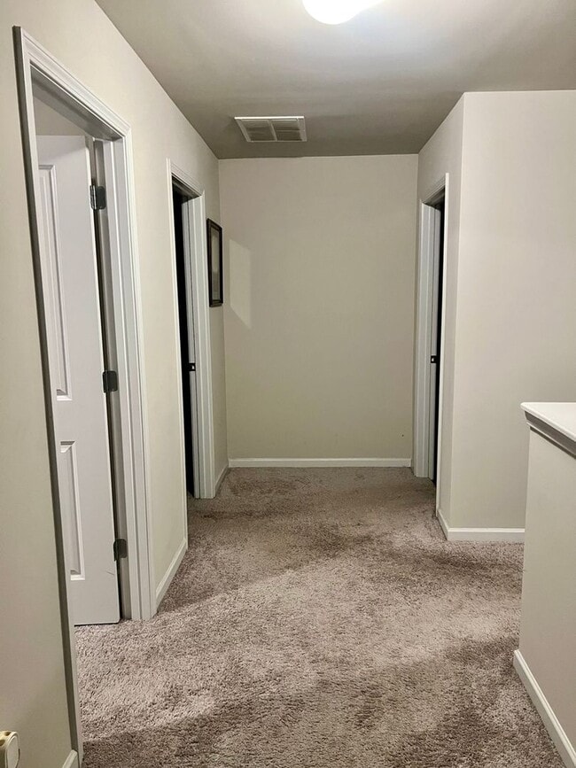 Photo - 270 Wellbrook Dr