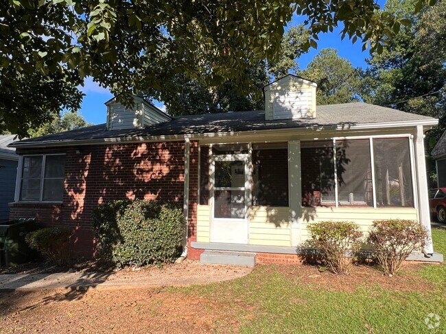 Building Photo - Recently Upgraded Cozy 2 bedroom 1 bath wi... Rental