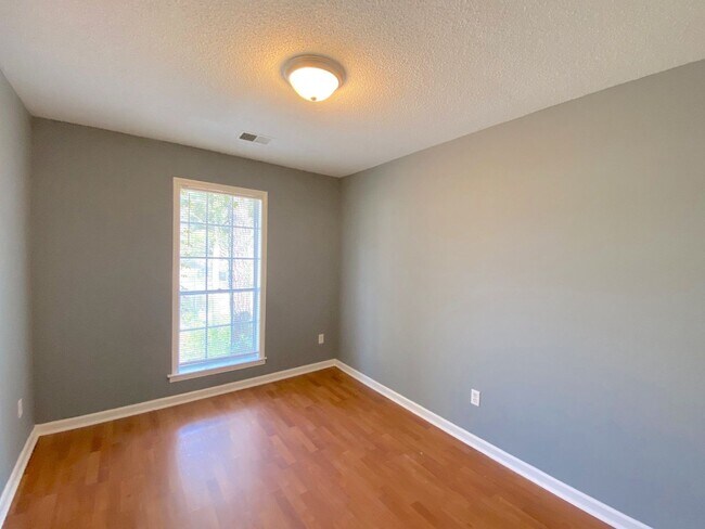 Photo - 8115 Kerry Dr