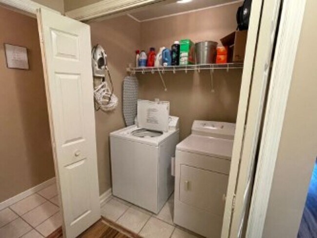 Photo - 404 Sandy Oak Dr