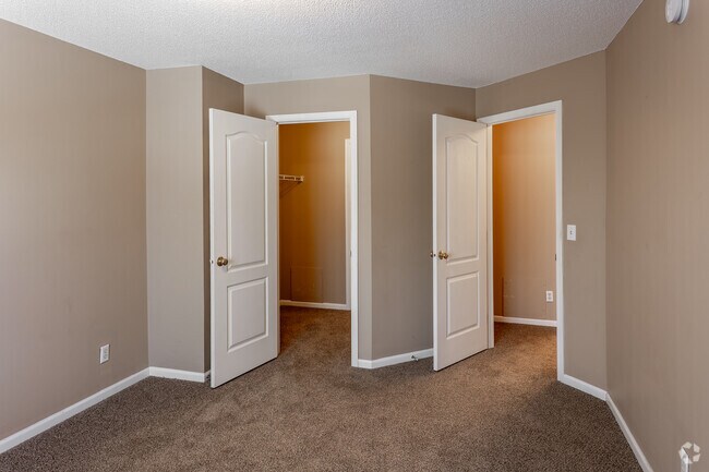 3BR, 2BA - 1,190SF - Primary Bedroom