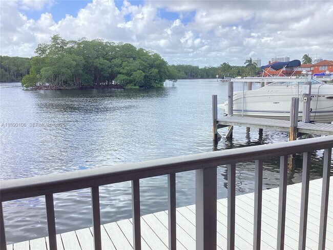 Building Photo - 460 Poinciana Island Dr