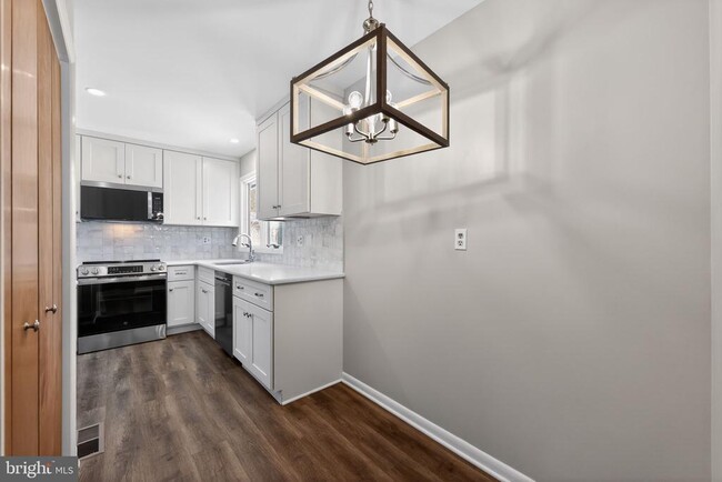 Photo - 21 Foxtail Ct