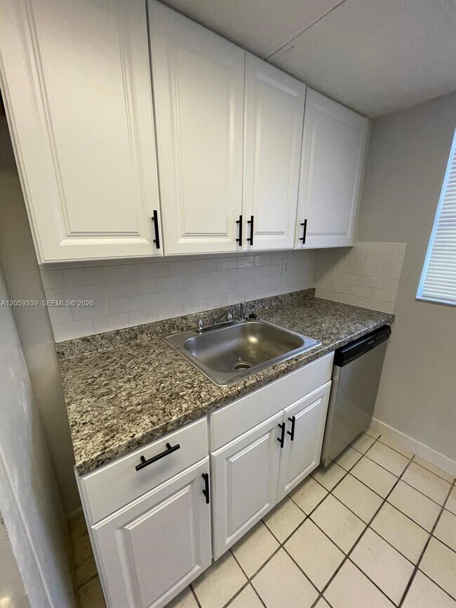 Photo - 1926 Honour Rd Unit 3
