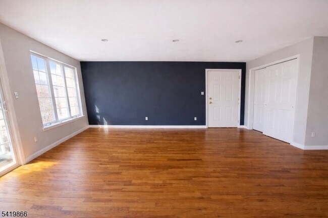 Photo - 231 N 12th St Unidad 2