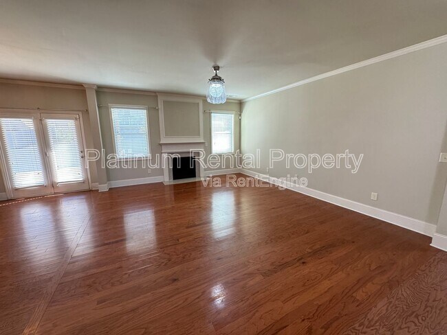 Photo - 5115 Roseman Trail