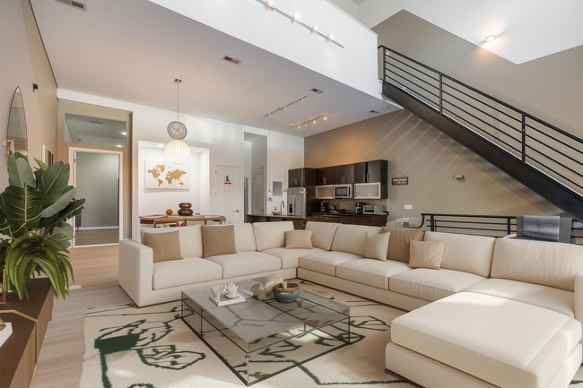 Building Photo - 1002 W Lake St Unit 2