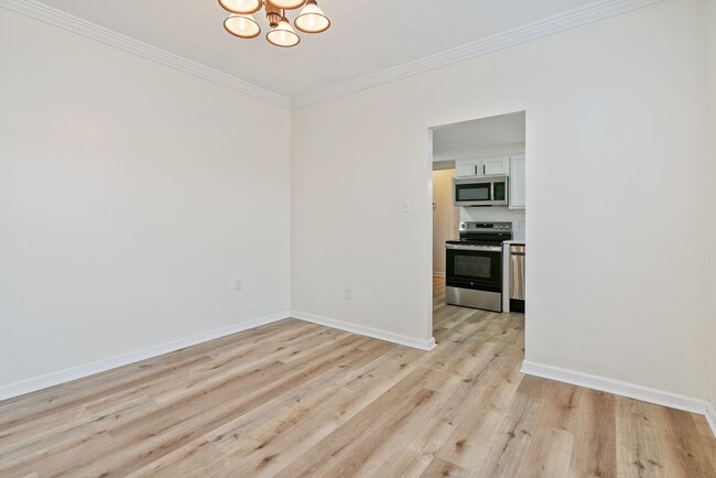 Photo - Recently Renovated, Pet Friendly, 3 Bedroom Apartment Close to Downtown Unit 2807 1/2 Neeld Avenue
