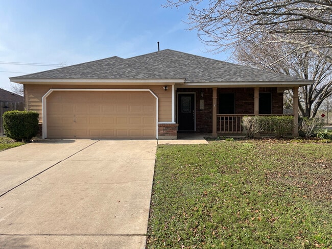 Building Photo - 320 Patton Ln