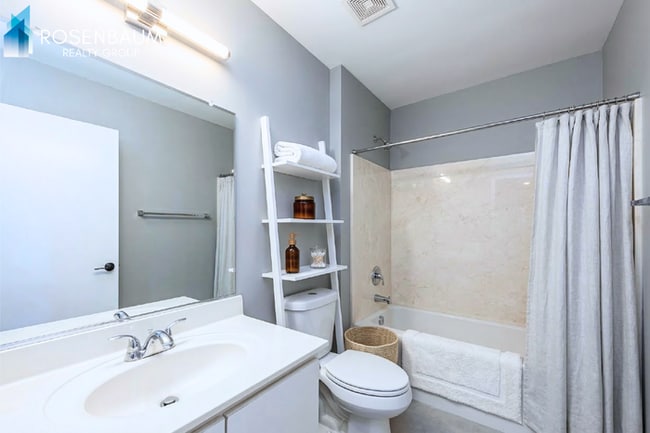 Photo - 9311 W Monroe St