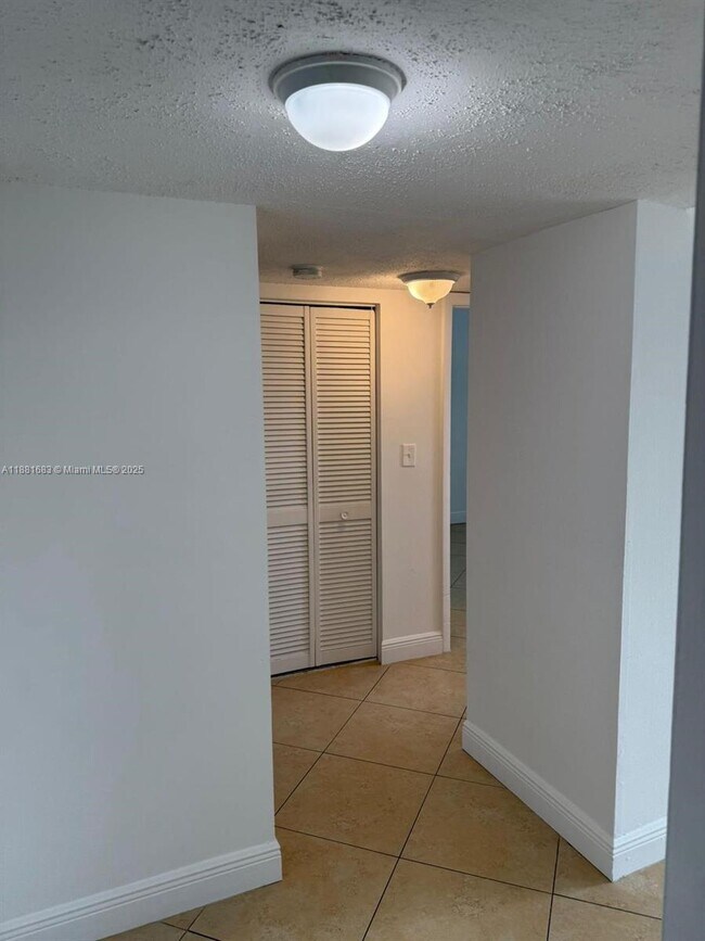 Photo - 3399 Foxcroft Rd Unidad 202