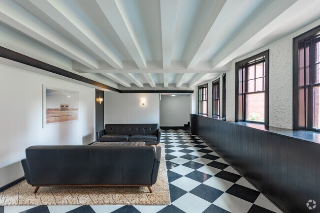 Photo - 520 W. Stratford Place