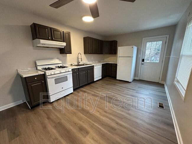 Photo - 2498 Schon Dr