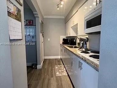 Photo - 2022 SW 17th Ave Unit 2022
