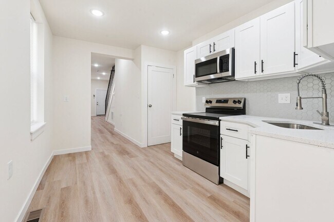 Photo - 1828 E Pacific St