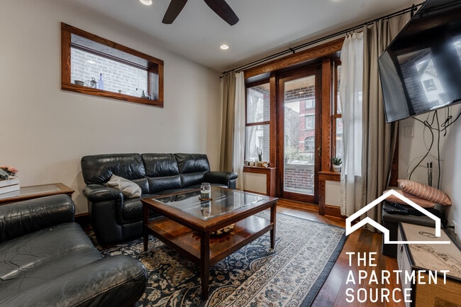 Photo - 1019 W Oakdale Ave Unidad 1