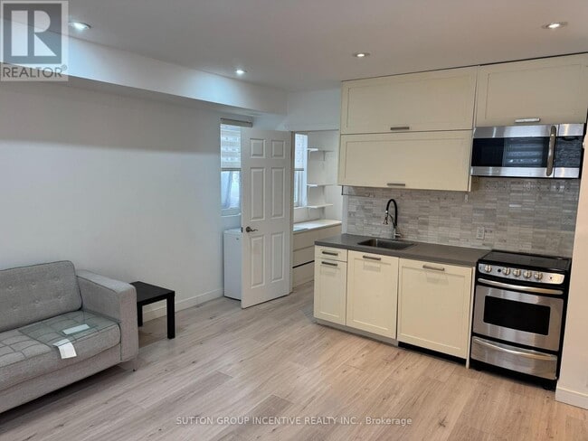 Photo - 233 Ellerslie Ave