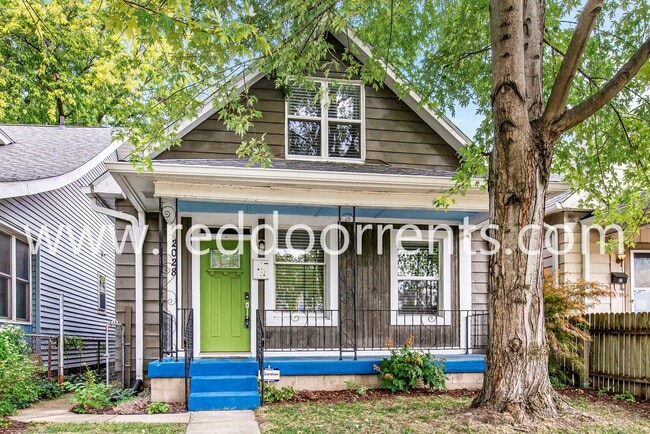 Photo - 2028 Hoyt Ave