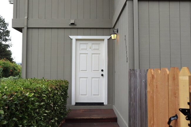 Photo - 2115 Overlook Dr