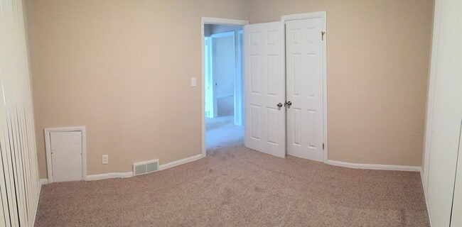 Photo - Charming ranch in wonderful neighborhood