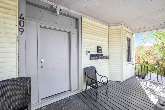 Photo - 904 S 18th St Unit 1