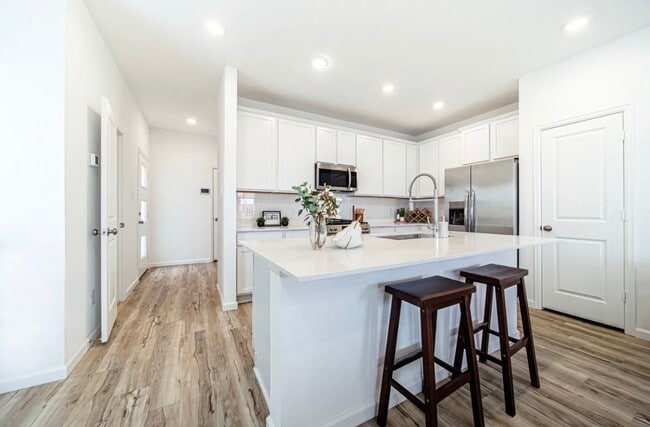 Photo - 9914 Kilkenny St