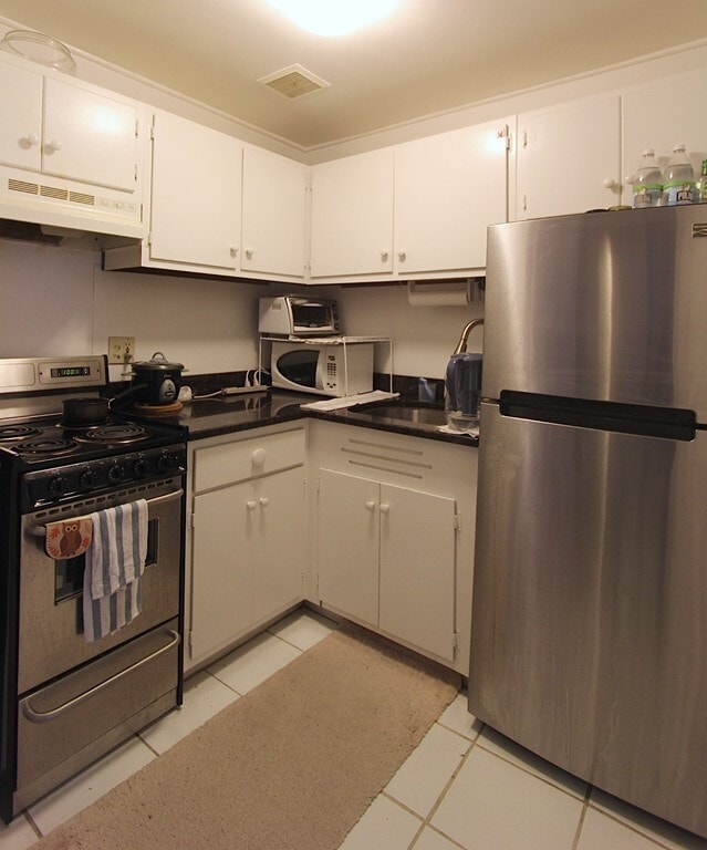 Building Photo - 38 Winchester St Unit 2