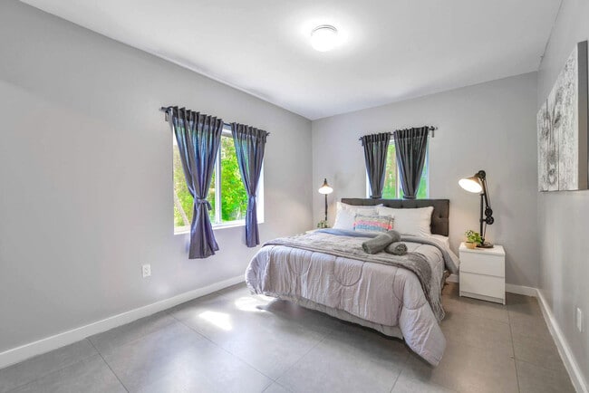 Photo - 437 NE 69th St Unidad FL1-ID1022307P