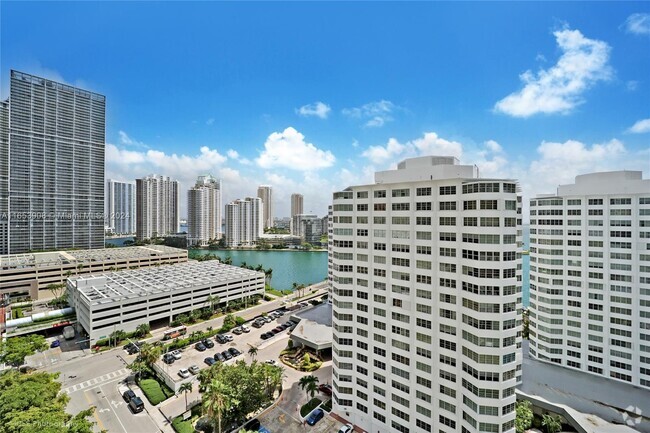 Building Photo - 950 Brickell Bay Dr Unit 1611 Rental