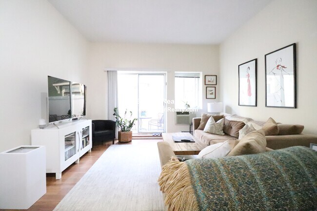 Photo - 50 Craigie St Unit 5