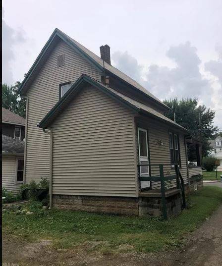 Photo - 513 7th St NE House