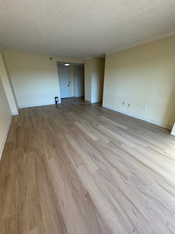 Photo - 15 N Beacon St Unidad 905