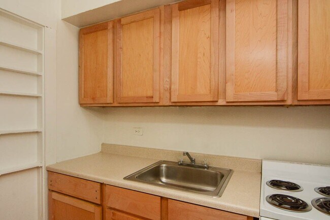 Photo - 562 W Arlington Pl Unit 601