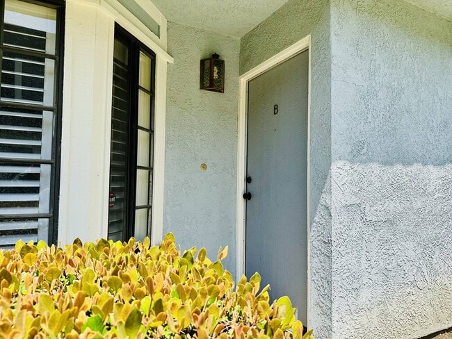 Photo - 2610 Huntington Dr Townhome