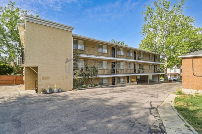 Photo - 122 N St Unit 10