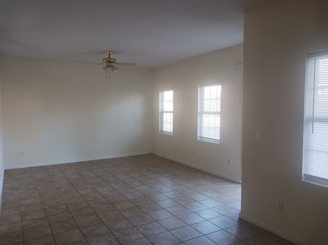 Photo - 305 Speed St Unit A