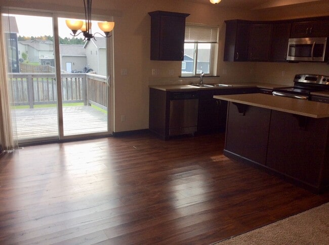 Photo - Beautiful, spacious townhouse for rent