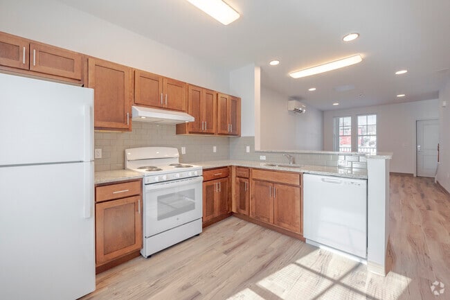 104 Tyler St - 2 BD 1.5 BA