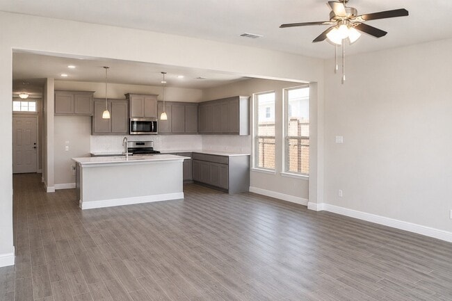 Photo - 270 Irish Moss Dr