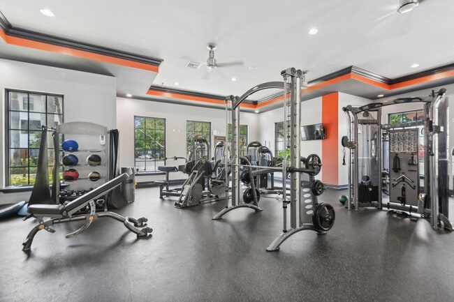 24/7 fitness center with cardio and strength training