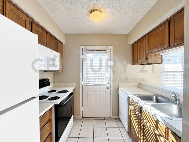 Photo - Lovely 2-Story 2/2.5 Condo in Denton For Rent!