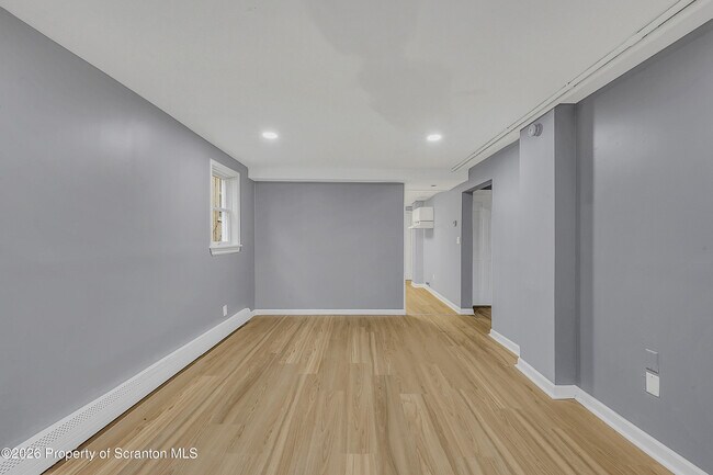 Photo - 1009 W Lackawanna Ave