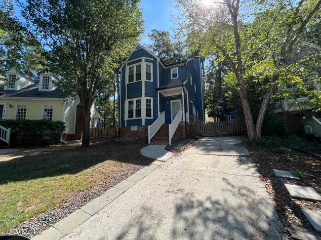 Building Photo - Cute cul-de-sac home in Woodcroft!