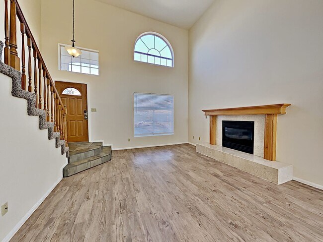 Photo - 2811 Via Florentine St