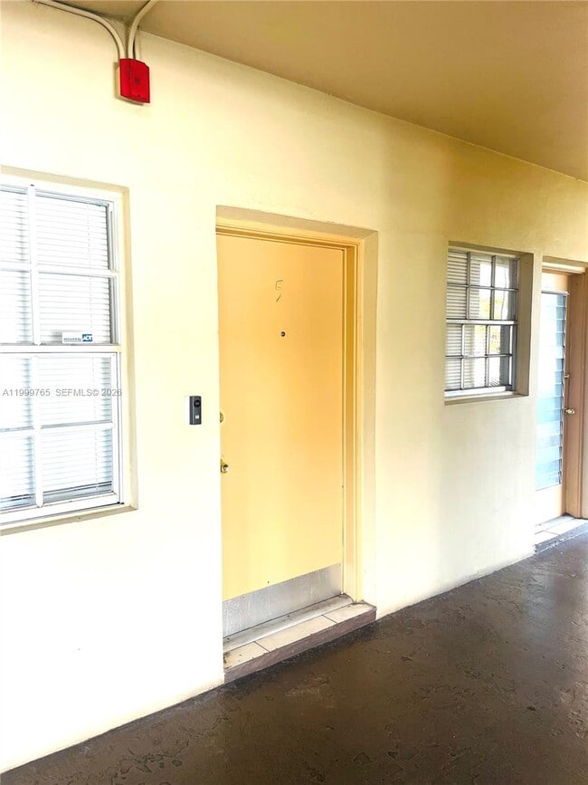 Photo - 11840 NE 19th Dr Unit 5