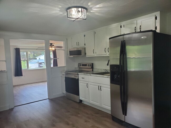 Photo - 914 Bayless St