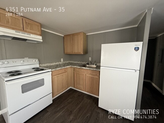 Photo - 4351 Putnam Ave