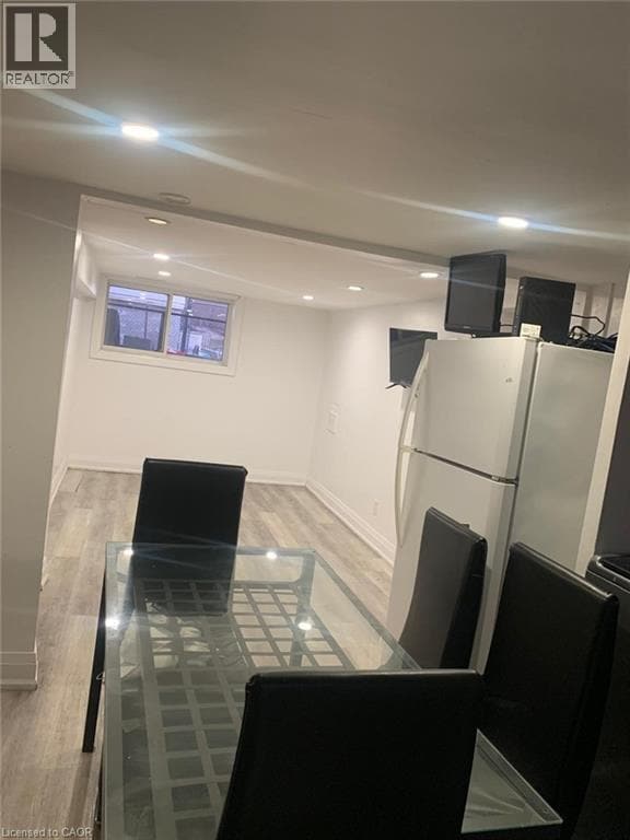 Photo - 850 Garth St