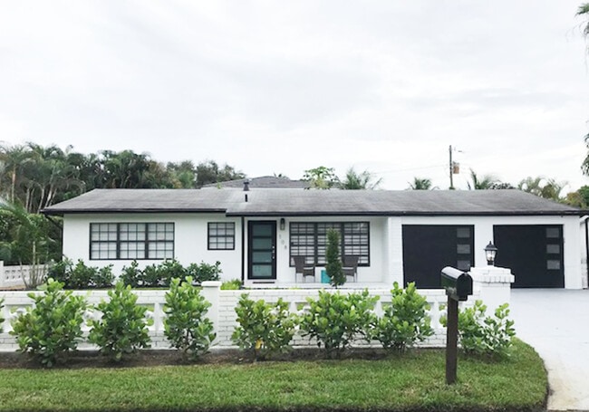 Furnished Short Term Rental - 108 NE 19th St - Furnished Short Term Rental - 108 NE 19th St