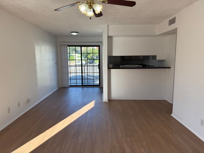 Photo - 3228 Honolulu Ave Unit 3